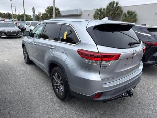 Celestial Silver Metallic 2018 Toyota Highlander XLE