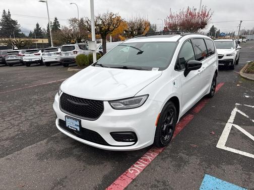 2023 Chrysler Pacifica Hybrid Limited