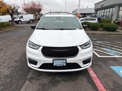2023 Chrysler Pacifica Hybrid Limited