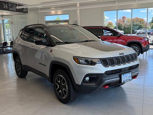 Silver Zynith 2026 Jeep Compass Trailhawk