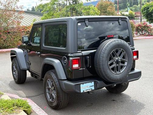 Black Clearcoat 2026 Jeep Wrangler Sport