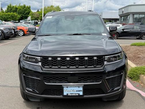 Diamond Black 2026 Jeep Grand Cherokee Laredo