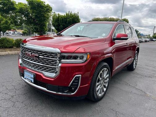 2023 GMC Acadia Denali
