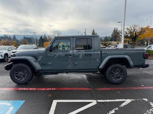 2026 Jeep Gladiator Sport