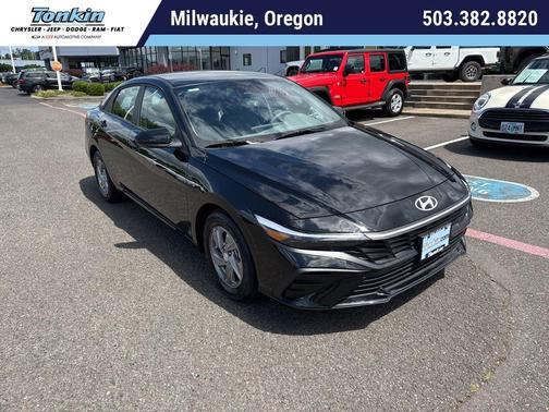 Black 2024 Hyundai ELANTRA SE