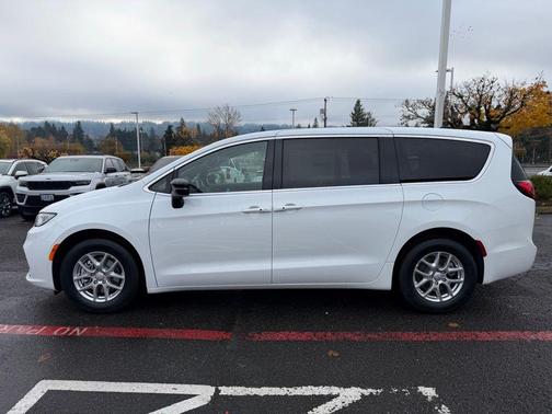 Bright White Clearcoat 2026 Chrysler Pacifica Select