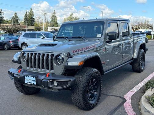 Sting Gray Clearcoat 2023 Jeep Gladiator Mojave
