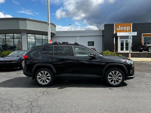 2021 Toyota RAV4 XLE Premium