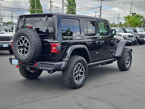 Black Clearcoat 2026 Jeep Wrangler Rubicon