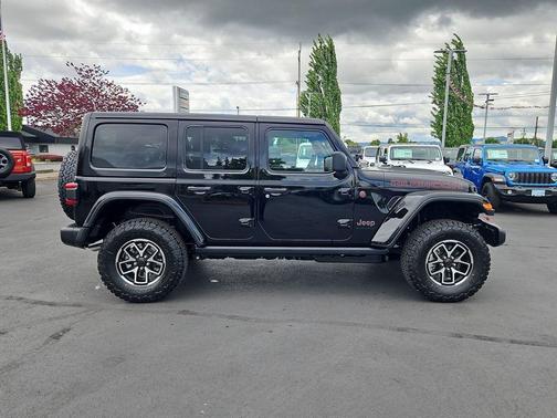 Black Clearcoat 2026 Jeep Wrangler Rubicon