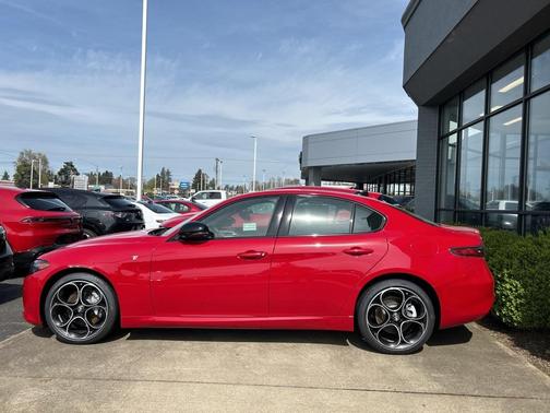 2024 Alfa Romeo Giulia Ti