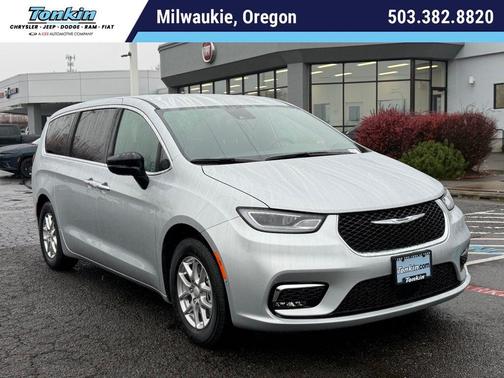 Silver Mist Clearcoat 2026 Chrysler Pacifica Select