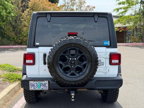 Bright White Clearcoat 2023 Jeep Wrangler Sport