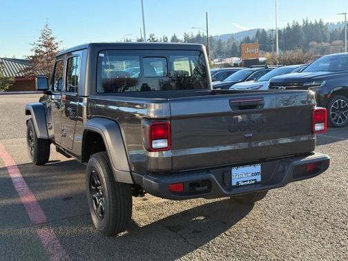2026 Jeep Gladiator Sport