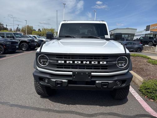 Oxford White 2024 Ford Bronco Black Diamond
