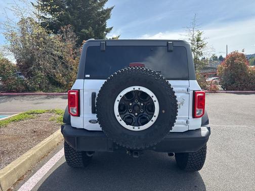 Oxford White 2024 Ford Bronco Black Diamond