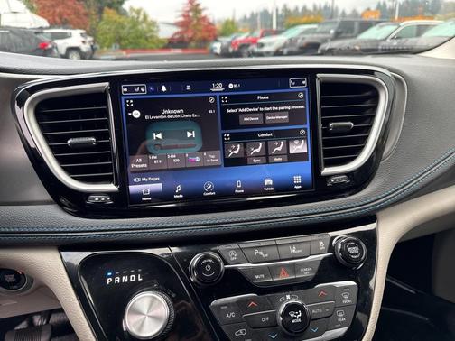 2021 Chrysler Pacifica Touring-L