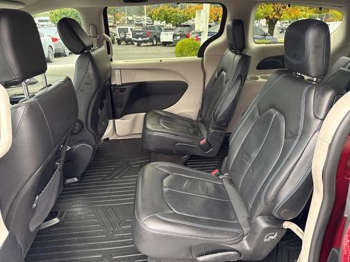 2021 Chrysler Pacifica Touring-L