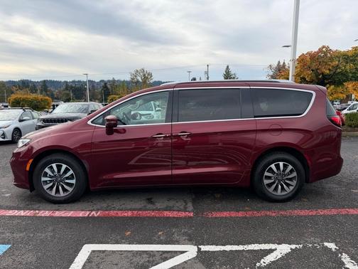 2021 Chrysler Pacifica Touring-L