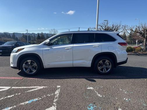 2019 Toyota Highlander Hybrid 