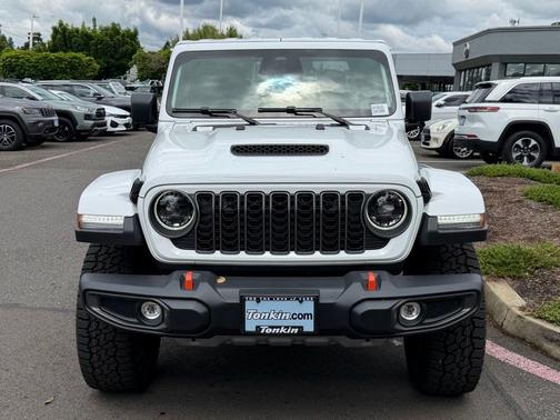 Bright White Clearcoat 2026 Jeep Gladiator Mojave