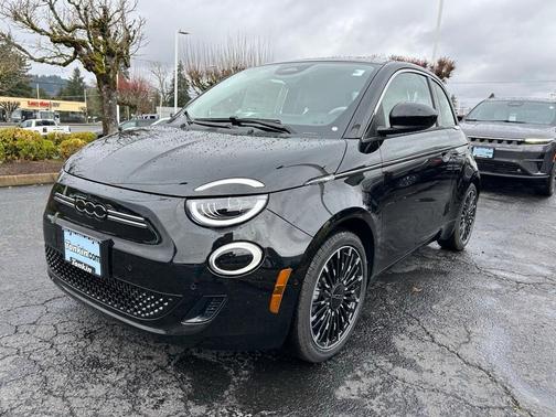 2024 FIAT 500e Base