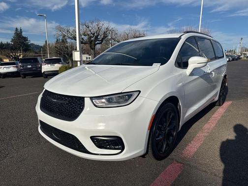2021 Chrysler Pacifica Touring