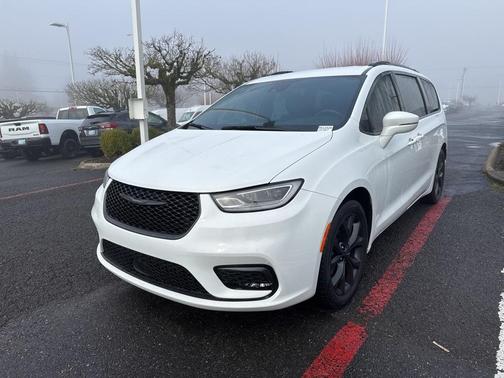 2021 Chrysler Pacifica Touring