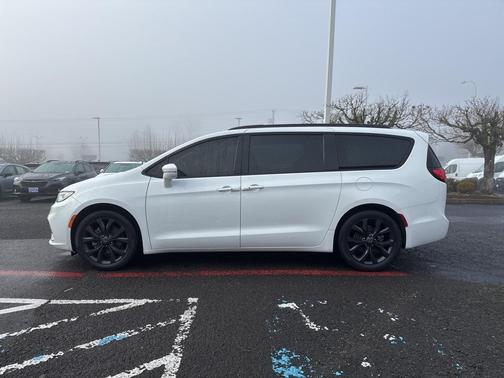 2021 Chrysler Pacifica Touring