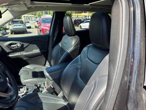 Brilliant Black Crystal Pearlcoat 2015 Jeep Cherokee Limited