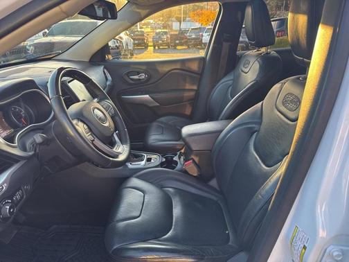 2016 Jeep Cherokee Overland