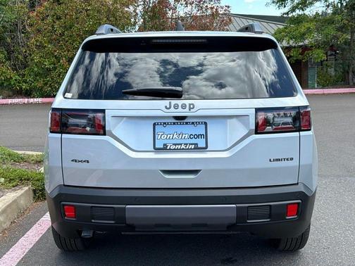 Silver Zynith Clearcoat 2026 Jeep Cherokee LAREDO/LIMITED