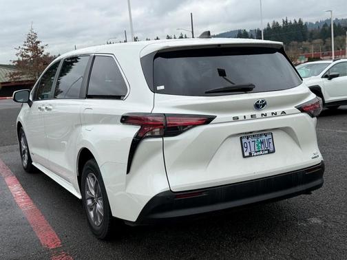 2021 Toyota Sienna XLE