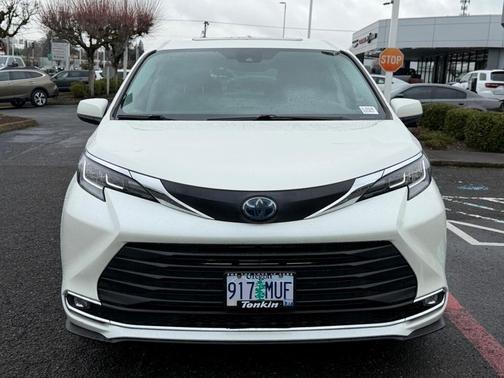 2021 Toyota Sienna XLE