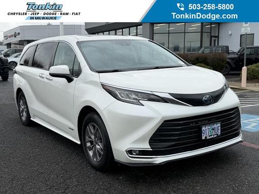 2021 Toyota Sienna XLE