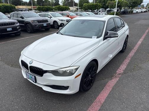 Alpine White 2015 BMW 320 i