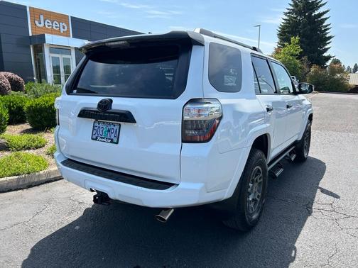 2020 Toyota 4Runner Venture