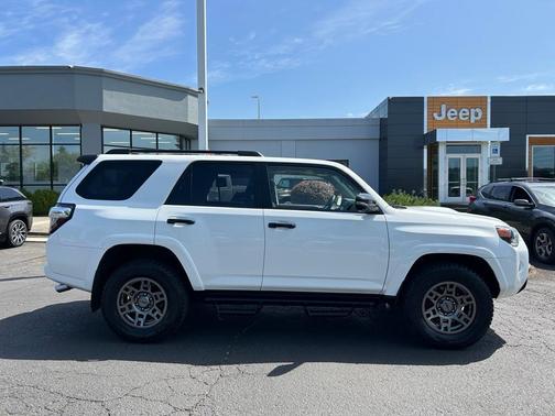 2020 Toyota 4Runner Venture