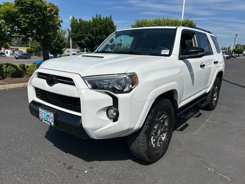 2020 Toyota 4Runner Venture