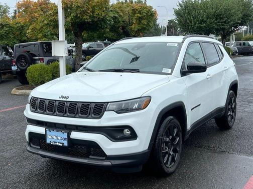 Bright White Clearcoat 2026 Jeep Compass Latitude