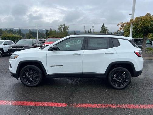 Bright White Clearcoat 2026 Jeep Compass Latitude