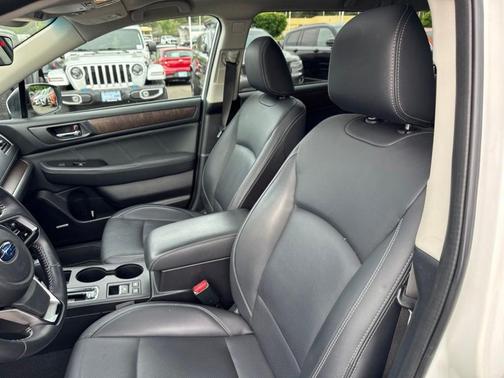 Crystal White Pearl 2018 Subaru Outback 2.5i Limited