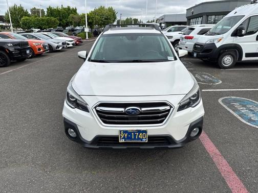 Crystal White Pearl 2018 Subaru Outback 2.5i Limited