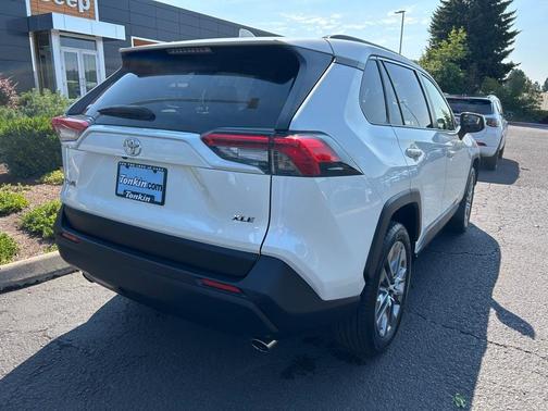 2022 Toyota RAV4 XLE Premium