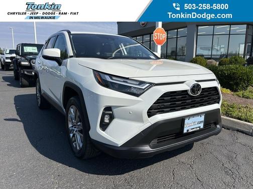 2022 Toyota RAV4 XLE Premium