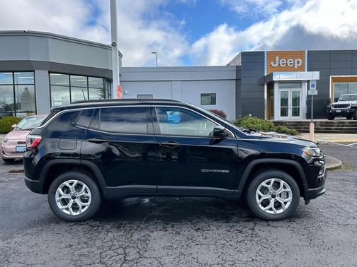 2025 Jeep Compass Latitude