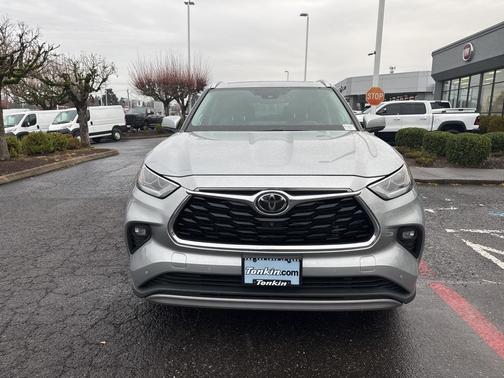 2022 Toyota Highlander Platinum