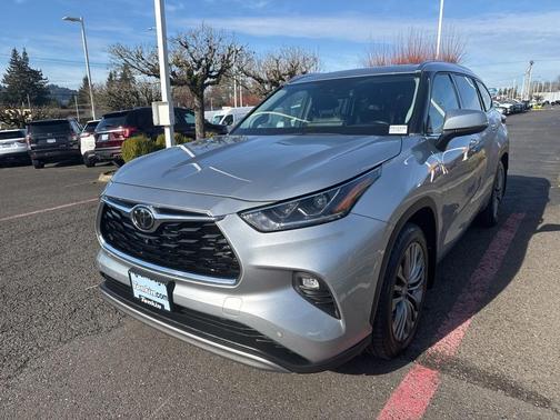 2022 Toyota Highlander Platinum