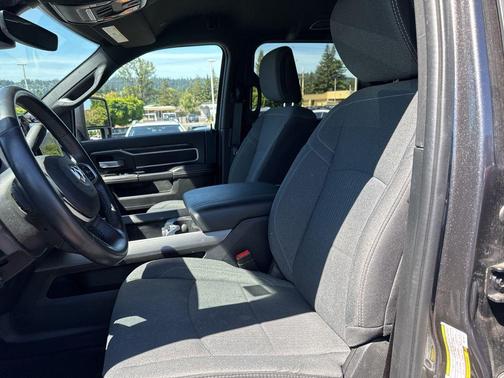 Granite Crystal Clearcoat Metallic 2024 RAM 3500 Big Horn