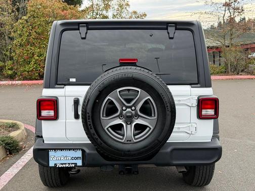 Bright White Clearcoat 2022 Jeep Wrangler Sport